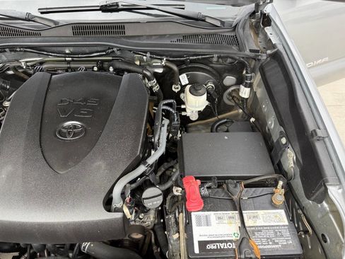 Used 2020 Toyota Tacoma TRD Sport 4x4 4dr Double Cab 5 image 11