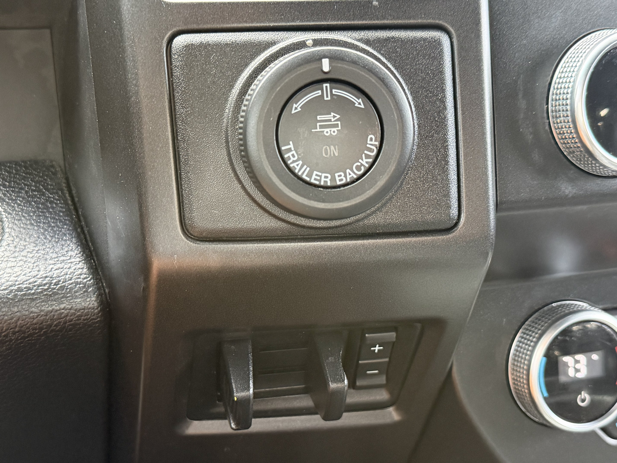 Used 2019 Ford Expedition Limited w/ Equipment Group 302A AWD/4WD image 15