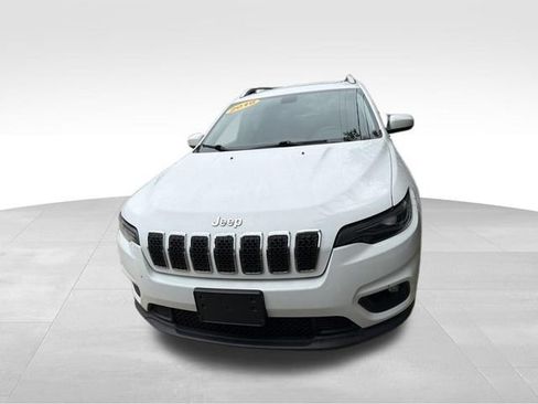 Used 2019 Jeep Cherokee Latitude Plus w/ Comfort/Convenience Group AWD/4WD image 2