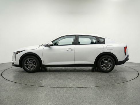 Used 2025 Kia K4 FWD image 5