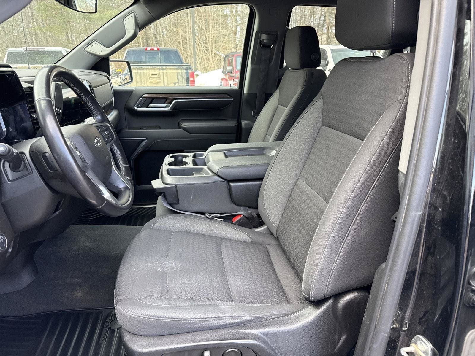Used 2022 Chevrolet Silverado 1500 RST w/ Z71 Off-Road Package AWD/4WD image 15