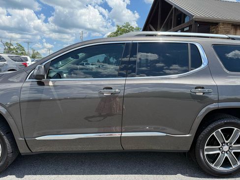 Used 2019 GMC Acadia Denali w/ Technology Package FWD image 40