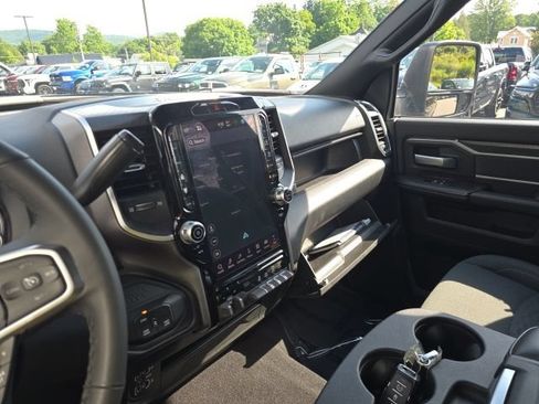 Certified 2025 RAM 2500 Big Horn AWD/4WD image 28