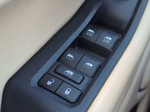 Certified 2022 Jeep Grand Cherokee L Limited AWD/4WD image 28