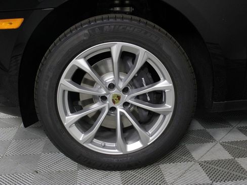 New 2026 Porsche Macan image 17