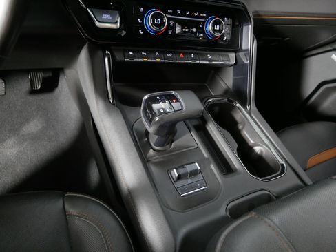 Used 2023 GMC Sierra 1500 AT4 w/ AT4 Premium Package AWD/4WD image 24