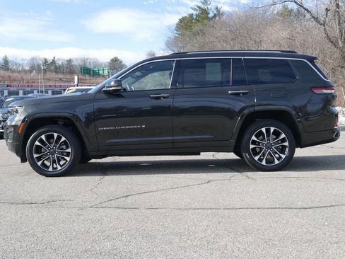 Used 2022 Jeep Grand Cherokee L Overland w/ Luxury Tech Group IV image 3