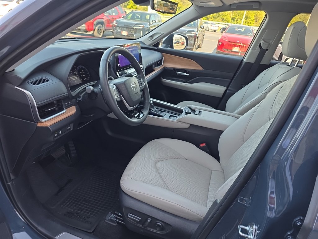 Used 2026 Toyota Grand Highlander AWD image 17