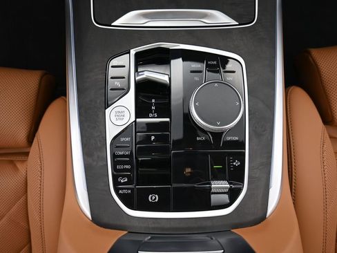 Used 2026 BMW X7 xDrive40i AWD/4WD image 15