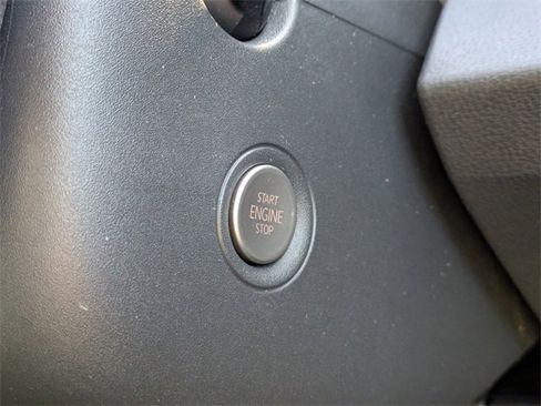 Certified 2021 Volkswagen ID.4 Pro S image 29