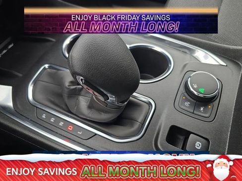 Used 2023 Chevrolet Traverse LT image 23