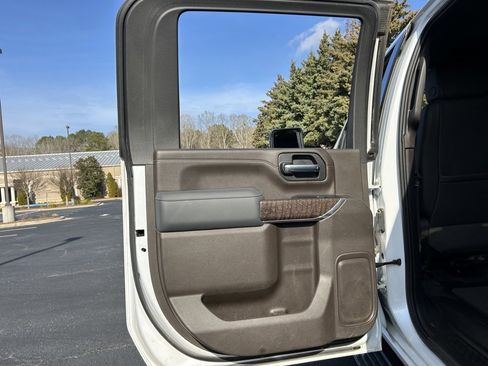 Used 2022 GMC Sierra 3500 Denali image 60