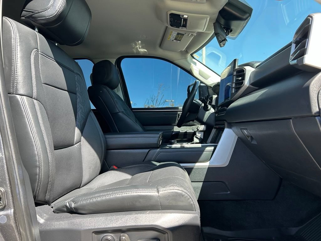 Used 2024 Toyota Tundra Limited AWD/4WD image 31