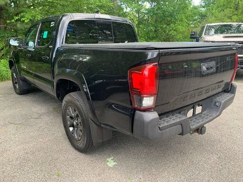 Used 2020 Toyota Tacoma SR5 AWD/4WD image 4