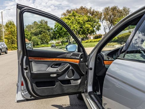Used 2002 BMW M5 RWD image 28