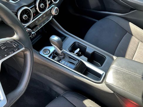 Used 2024 Nissan Sentra SV image 15