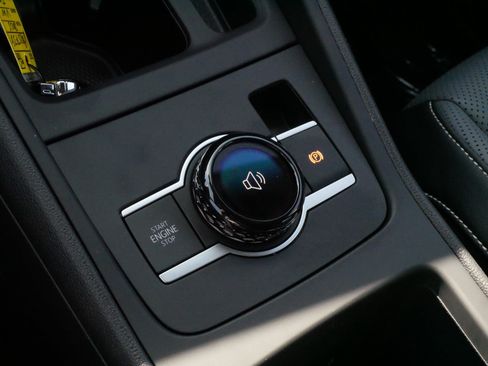 Certified 2025 Volkswagen Tiguan SE R-Line AWD/4WD image 24