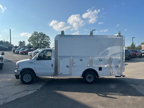 New 2026 Ford E-350 and Econoline 350 Super Duty w/ Power Equipment Group RWD image 6