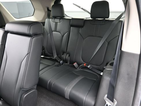 Used 2025 Honda Pilot EX-L image 23