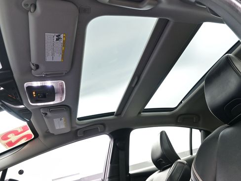 Used 2025 Toyota Prius XLE image 18