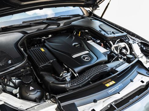 Used 2018 Mercedes-Benz E 300 4MATIC image 35