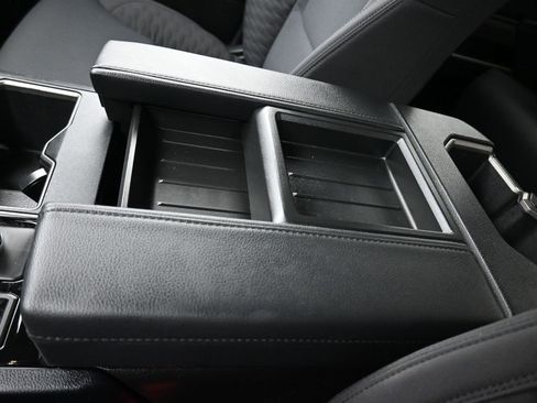 Used 2022 Toyota Tundra SR5 w/ SR5 Convenience Package image 29