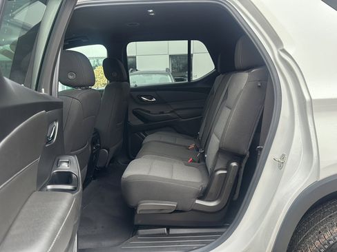 Used 2023 Chevrolet Traverse LT image 19