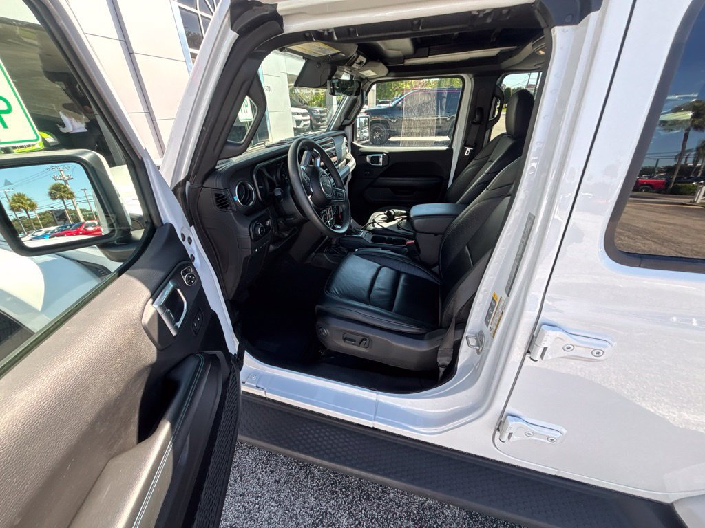Used 2024 Jeep Wrangler High Altitude AWD/4WD image 22