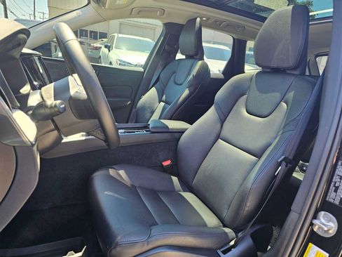 Certified 2025 Volvo XC60 T8 Plus w/ Protection Package Premier AWD/4WD image 21