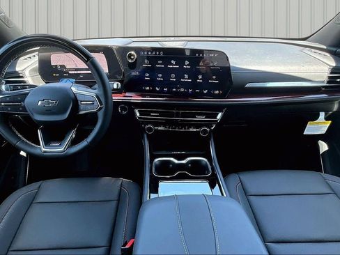 New 2026 Chevrolet Trax LT w/ Driver Confidence Package FWD image 2