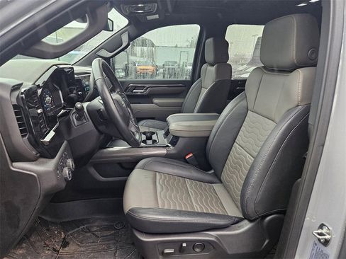 Used 2024 Chevrolet Silverado 2500 ZR2 image 12