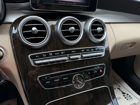 Used 2017 Mercedes-Benz C 300 4MATIC Sedan image 32