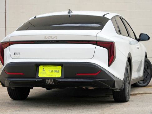 Used 2025 Kia K4 FWD image 4