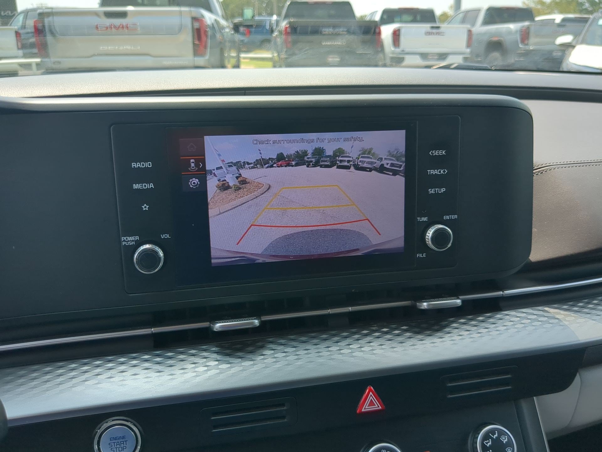 Certified 2024 Kia Carnival LX FWD image 15