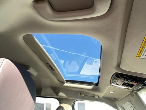 New 2026 Kia Carnival SX image 28