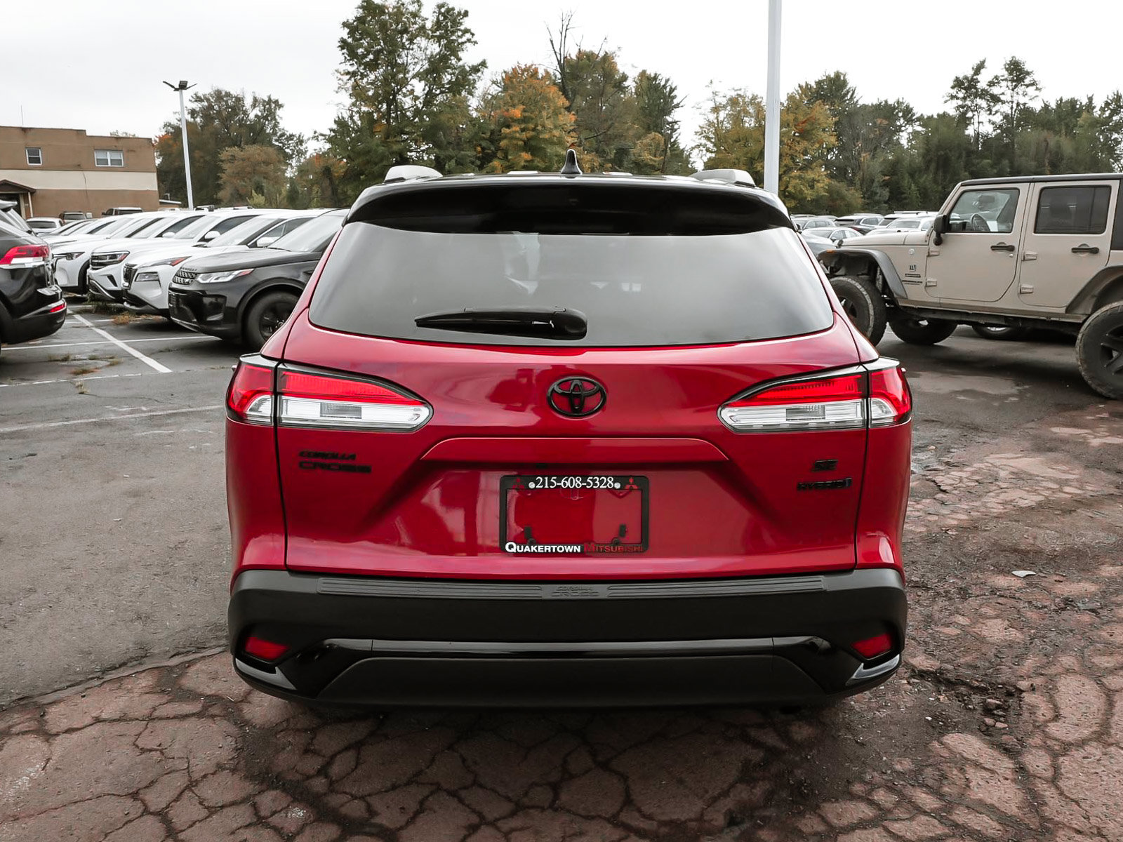 Used 2023 Toyota Corolla Cross AWD Hybrid w/ Moonroof Package image 5