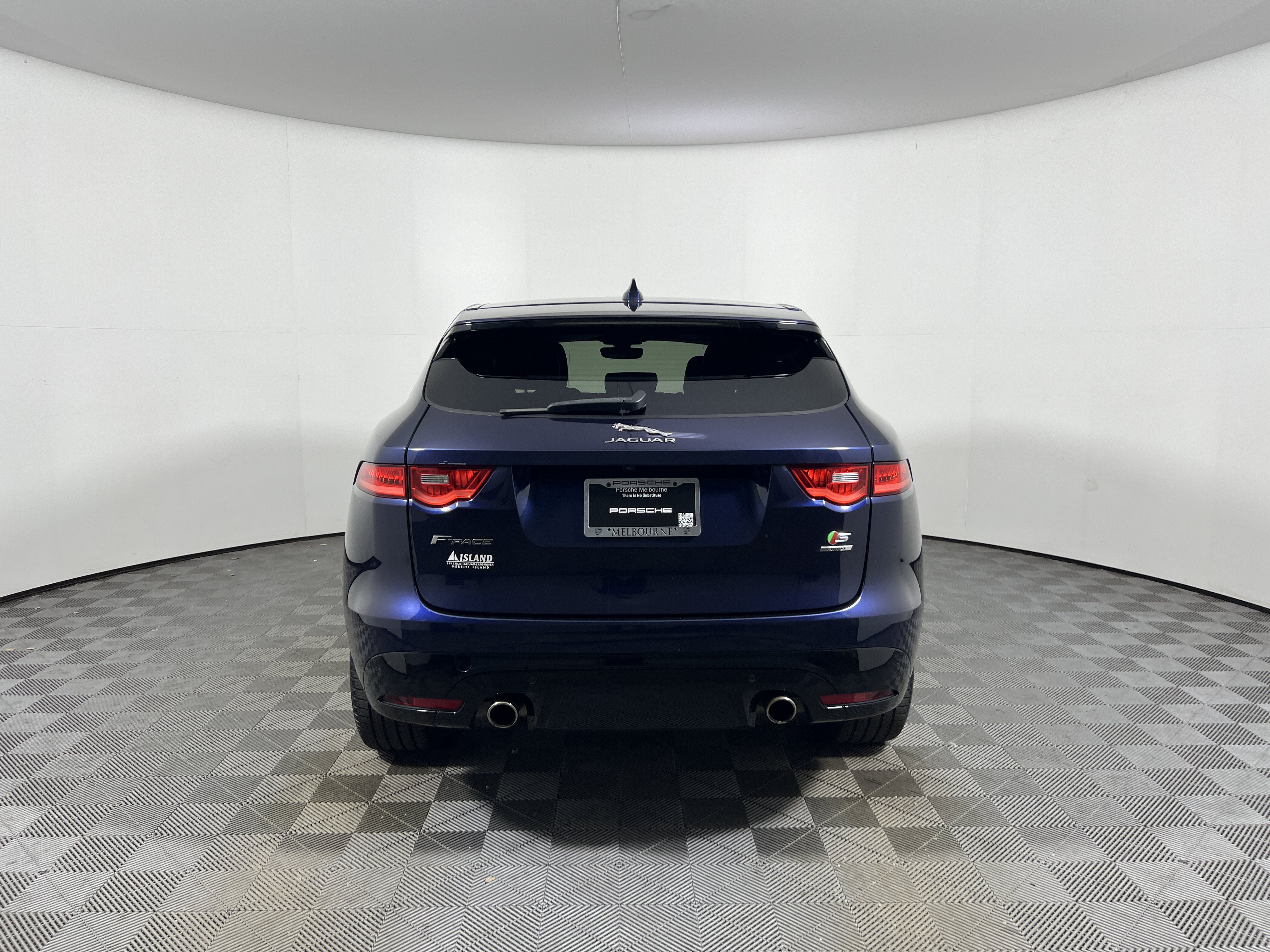 Used 2019 Jaguar F-PACE S AWD/4WD image 4