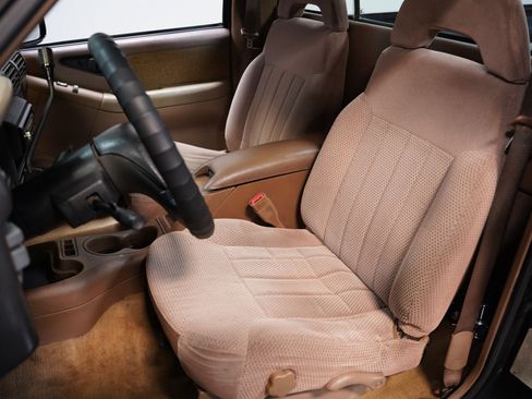 Used 1994 Chevrolet S10 Pickup 2WD Regular Cab image 33