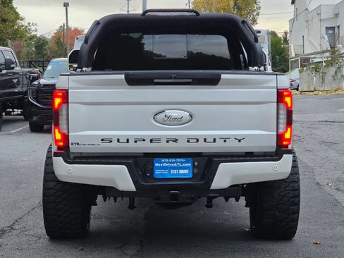Used 2017 Ford F250 Lariat w/ Lariat Ultimate Package AWD/4WD image 7