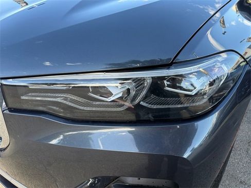 Used 2022 BMW X7 xDrive40i w/ Premium Package image 32