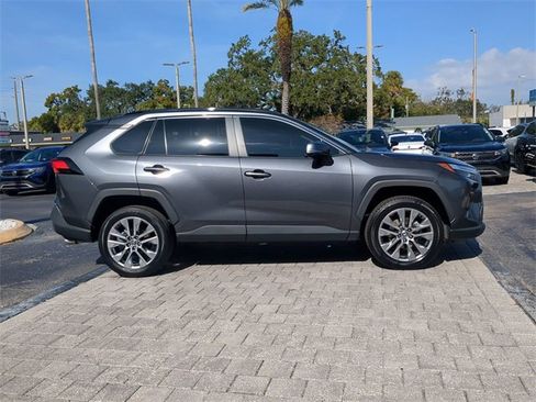 Used 2022 Toyota RAV4 XLE Premium image 3