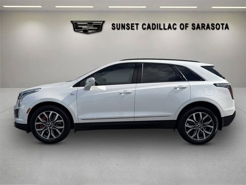 Certified 2022 Cadillac XT5 Sportv w/ Technology Package image 6