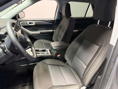 Used 2024 Ford Explorer XLT w/ Class IV Trailer Tow Package image 16