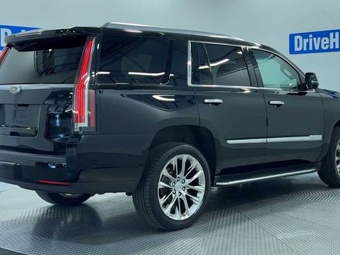 Used 2018 Cadillac Escalade Luxury AWD/4WD image 8