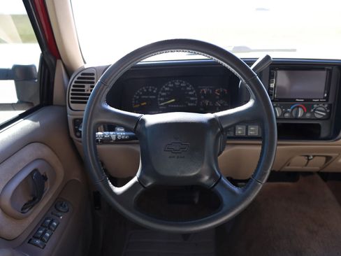 Used 1998 Chevrolet Suburban Z71 w/ Preferred Equipment Group 3 image 30