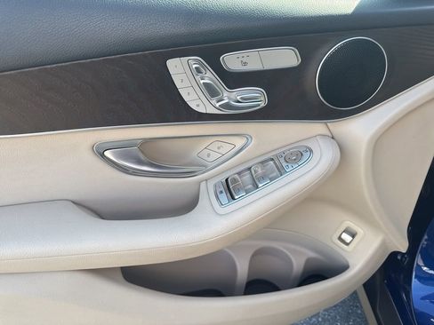 Used 2020 Mercedes-Benz GLC 300 4MATIC image 18