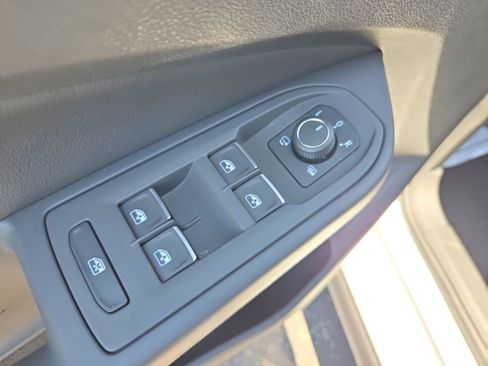 Certified 2024 Volkswagen GTI SE w/ SE Leather Seats Package FWD image 18