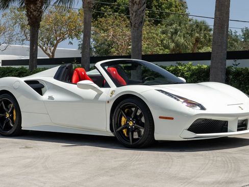 Used 2019 Ferrari 488 Spider image 10