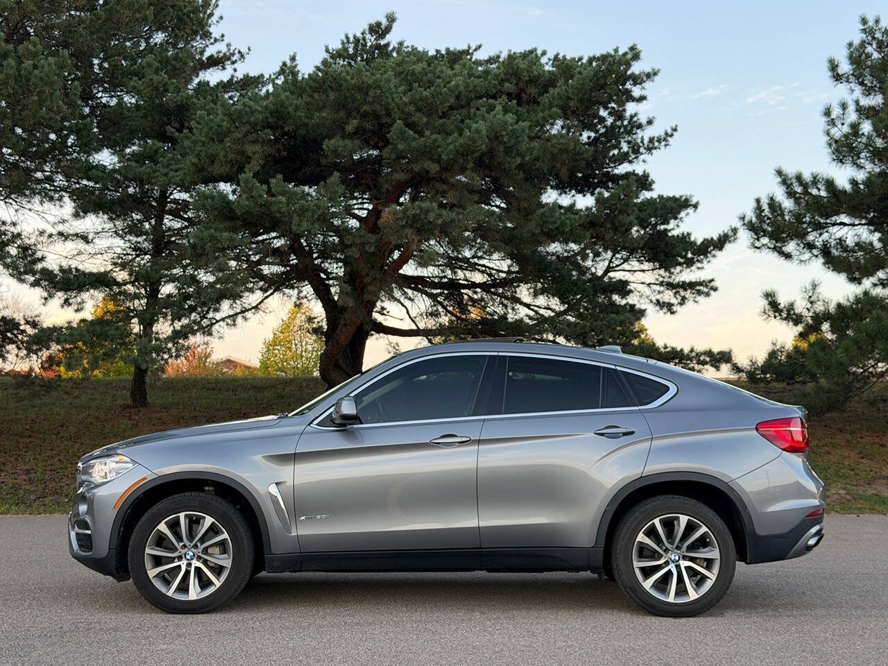 Used 2015 BMW X6 xDrive50i AWD/4WD image 2