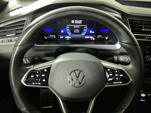 Used 2022 Volkswagen Tiguan SE R-Line AWD/4WD image 19